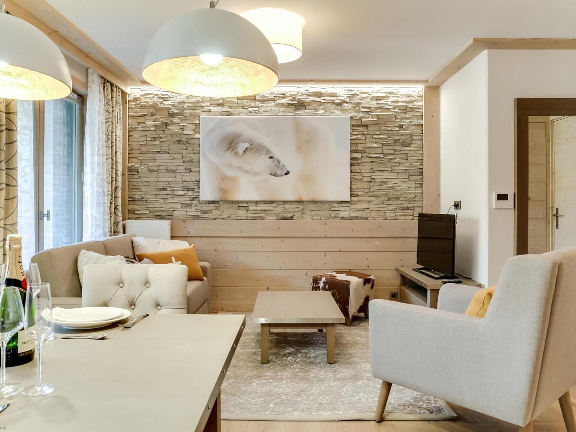 Apartment Moderne Avec Wifi Et Parking Sous-terrain A Village - Fr-1-562-28