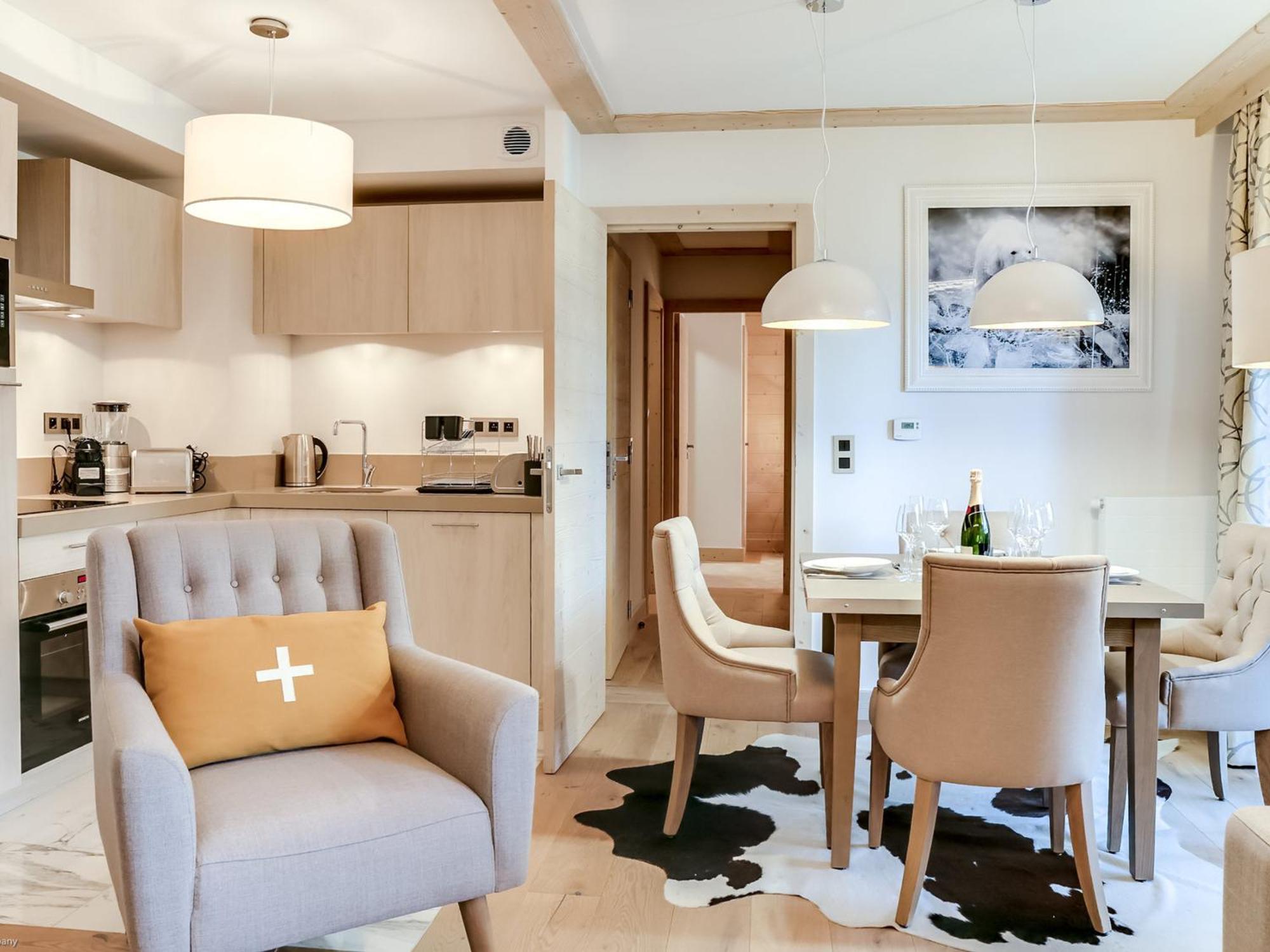 Moderne Avec Wifi Et Parking Sous-terrain A Village - Fr-1-562-28 * Courchevel